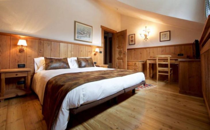 Bouton d'Or Hotel, Courmayeur, Double Bedroom